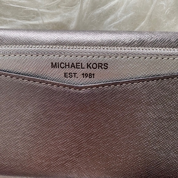 Michael Kors Tri Color Wallet - Picture 4 of 8
